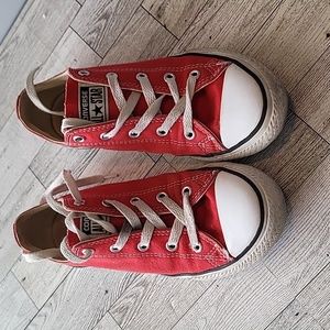 Converse red youth size 3